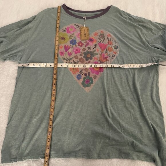 Natural Life XL Tee T Shirt Heart Floral Sage Green Garden Outdoors Nature - Picture 5 of 6